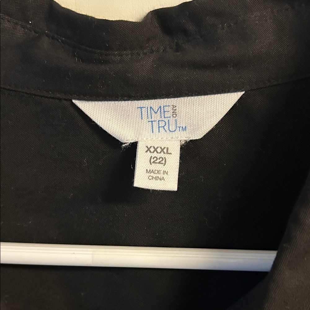 Time and Tru XXL (22) New with tags black button up - Picture 3 of 5